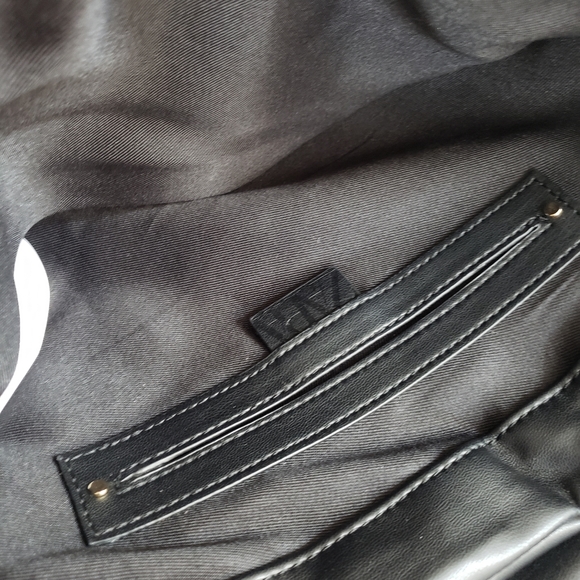 ZARA faux leather pillow chevron bag, black with gold hardware - Picture 6 of 7